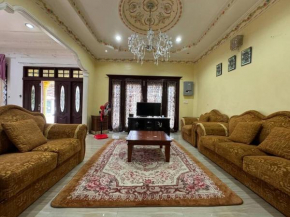 Big and cheap Homestay
